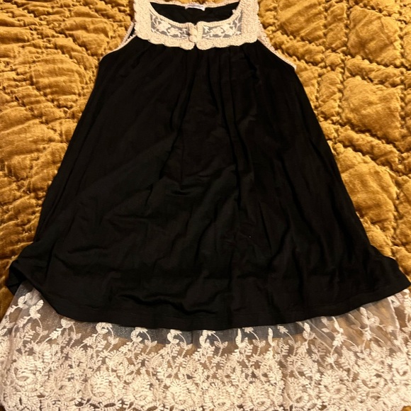 Dress - Picture 7 of 7